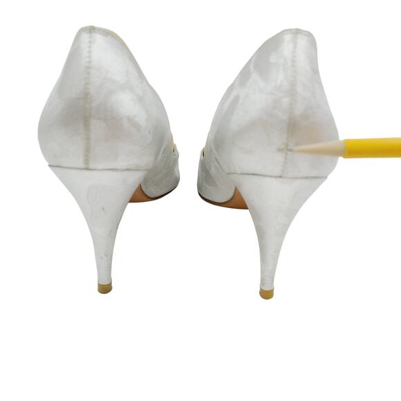 Stuart Weitzman Silver Brocade 9N 3.5" Heel Style# 2807 Evening Pumps - Picture 9 of 9